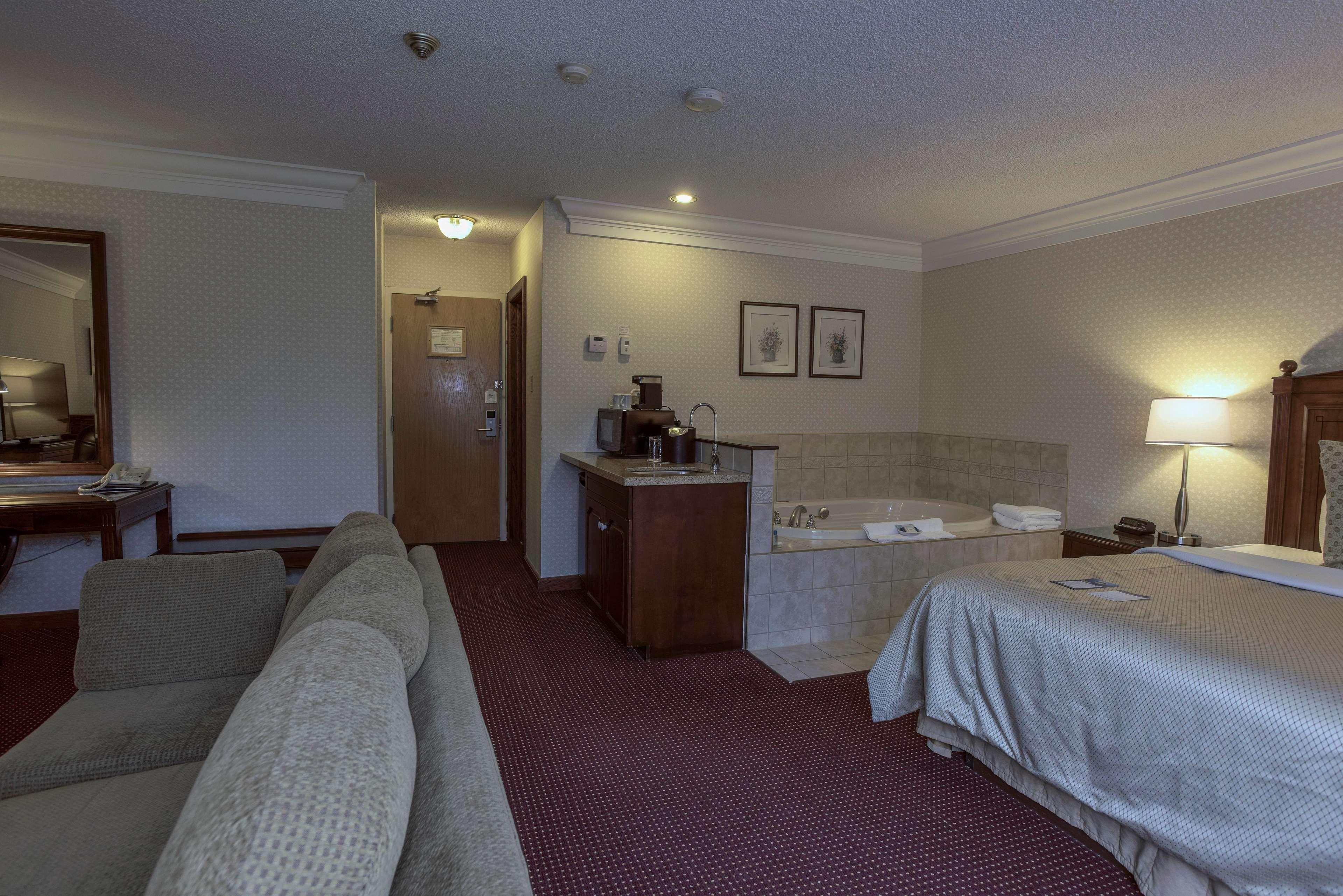 Best Western Plus Otonabee Inn Peterborough Bagian luar foto