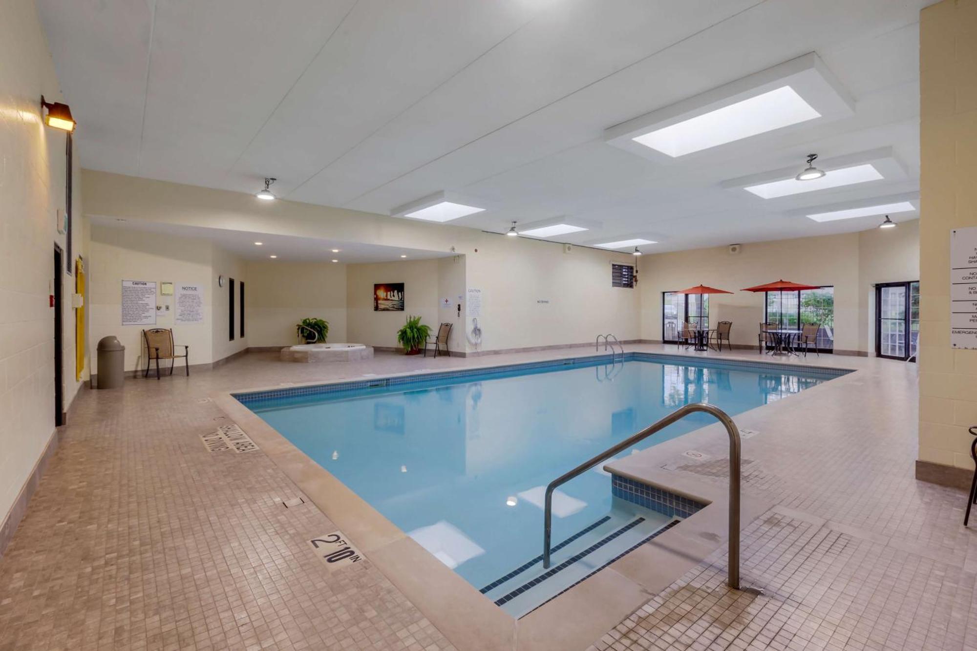 Best Western Plus Otonabee Inn Peterborough Bagian luar foto
